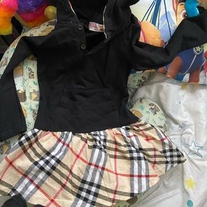 Lil girl dress fits like a 6 instead of a 7